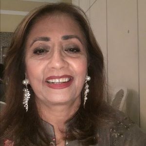 Meet your Posher, Abida